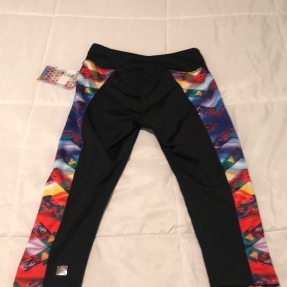 NWT LuLaRoe small Jade Capri leggings - Picture 2 of 4